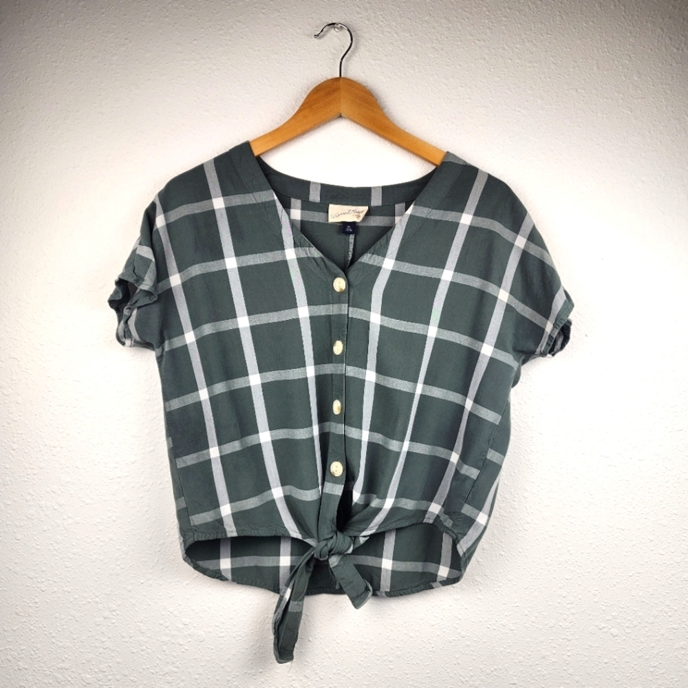 Universal Thread Women Green Button Plaid Front Tie V-Neck Preppy Top Size XS